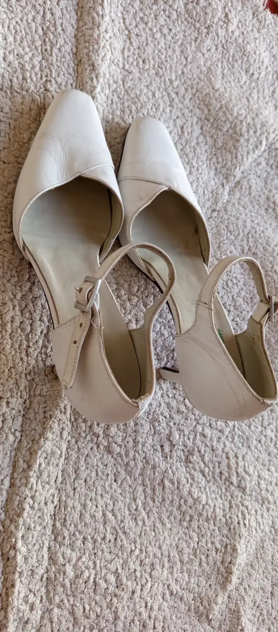 Zapatos de tacón blanco con correa - 2