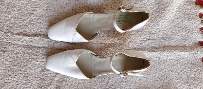 Zapatos de tacón blanco con correa - 3