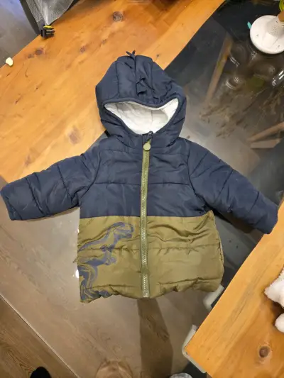Chaqueta acolchada para niño con capucha - miniatura 1