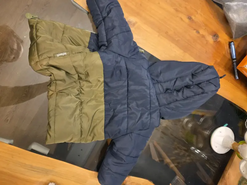 Chaqueta acolchada para niño con capucha - 2