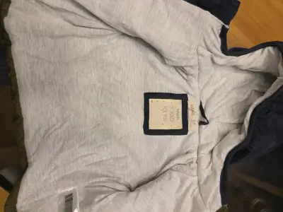 Chaqueta acolchada para niño con capucha - miniatura 3