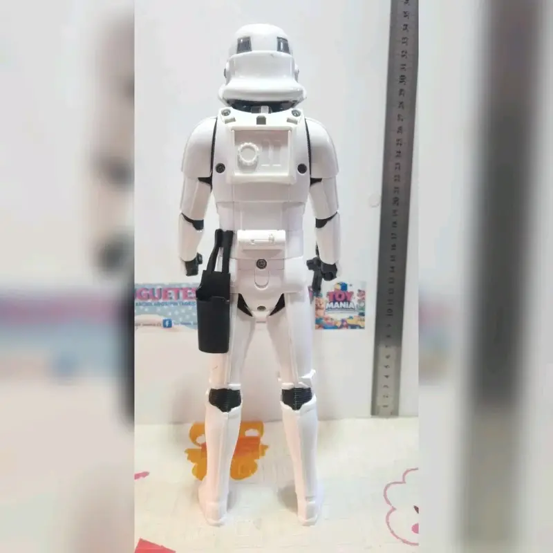 Figura de acción Stormtrooper Star Wars. - 2