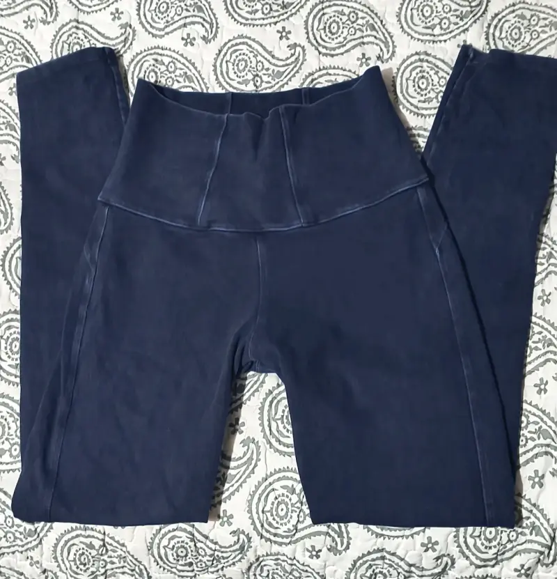 Leggings push up azul oscuro con cintura alta