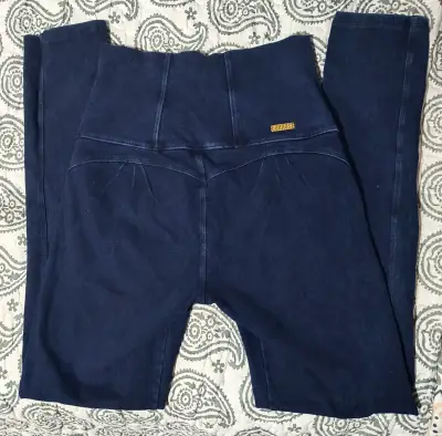 Leggings push up azul oscuro con cintura alta - miniatura 2