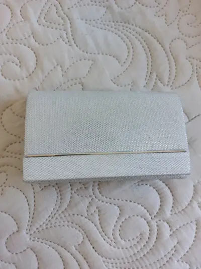 Cartera de mano elegante plateada - miniatura 1
