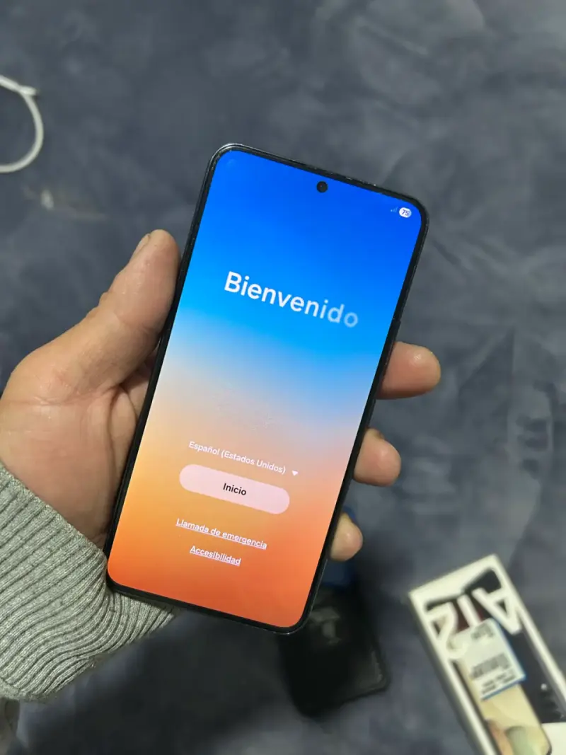 Samsung Galaxy S22 como nuevo - 1