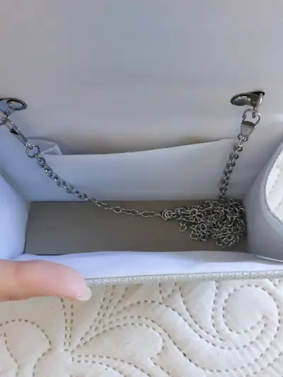 Cartera de mano elegante plateada - miniatura 2