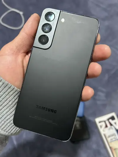 Samsung Galaxy S22 como nuevo - miniatura 2