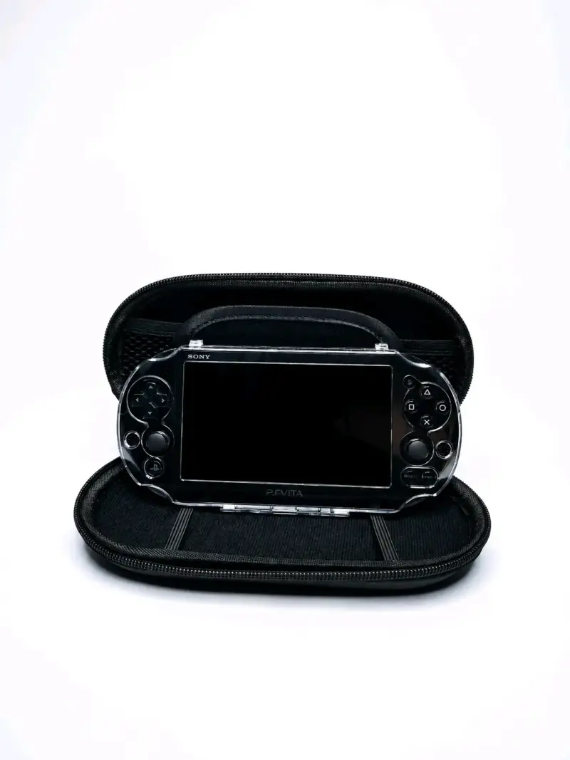 PS Vita PCH-2000 – Slim + Desbloqueada 59 GB - 3