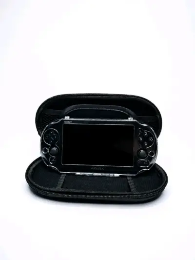PS Vita PCH-2000 – Slim + Desbloqueada 59 GB - miniatura 3