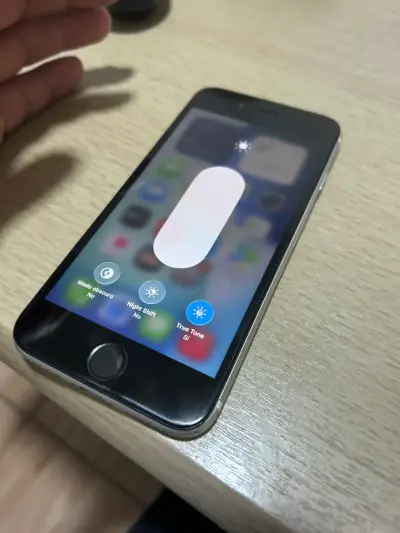 iPhone SE 2020 64GB Blanco en Buen Estado - miniatura 1