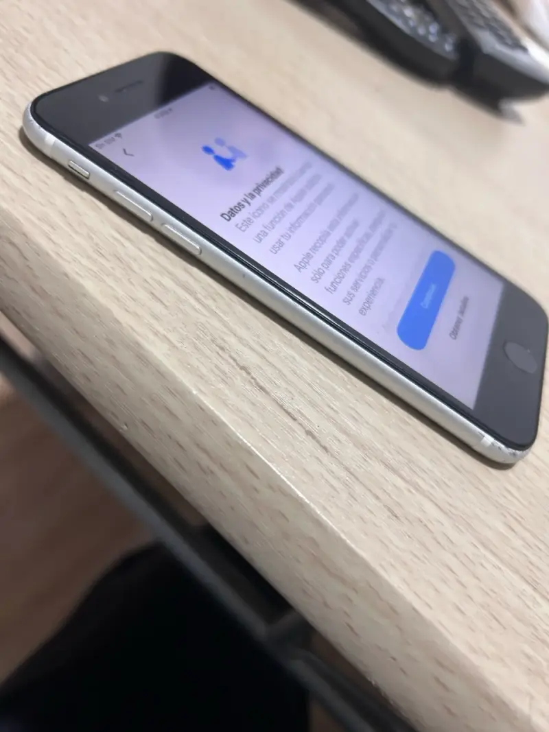 iPhone SE 2020 64GB Blanco en Buen Estado - 5