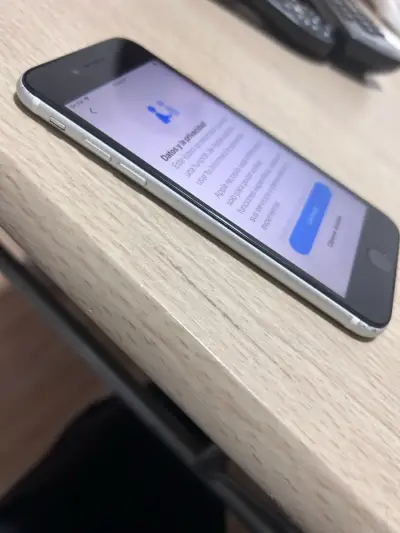 iPhone SE 2020 64GB Blanco en Buen Estado - miniatura 5