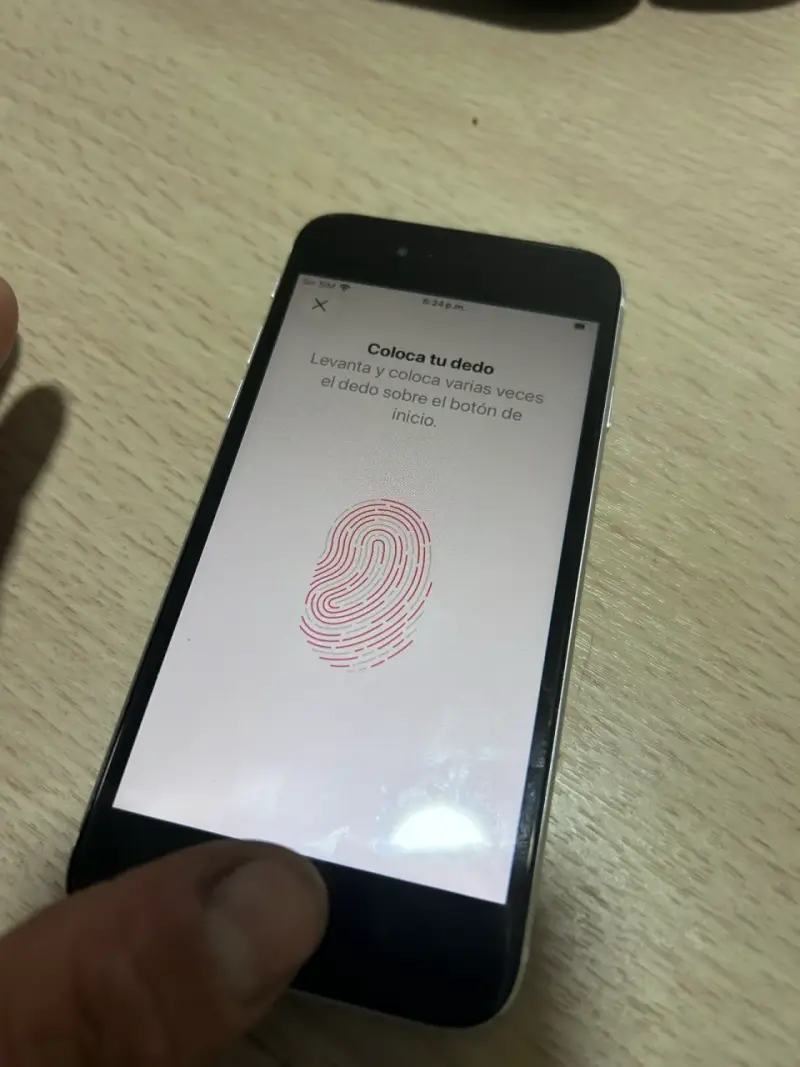 iPhone SE 2020 64GB Blanco en Buen Estado - 6