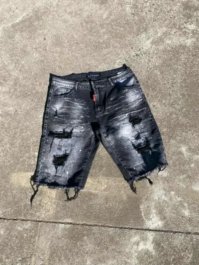 Shorts de mezclilla desgastados para hombre - miniatura 1