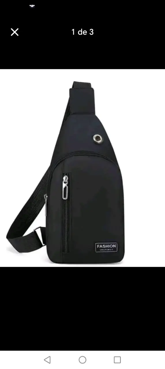 Bandolera negra con diseño moderno