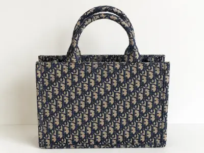Bolso tote de tela con diseño elegante - miniatura 1