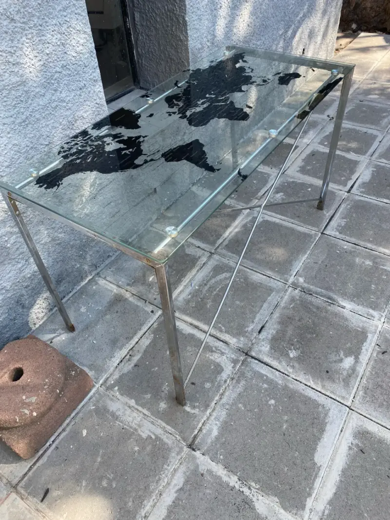 Mesa de vidrio con diseño de mapa - 2