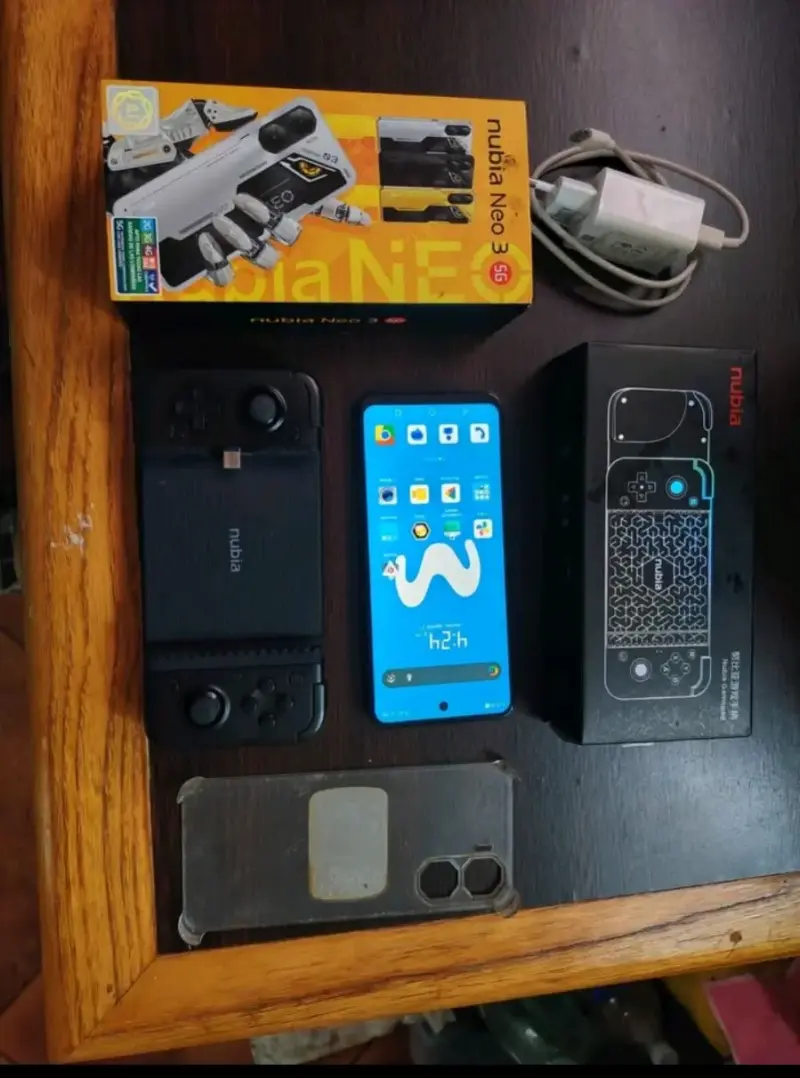 Smartphone Nubia Neo 3 5G con accesorios - 1