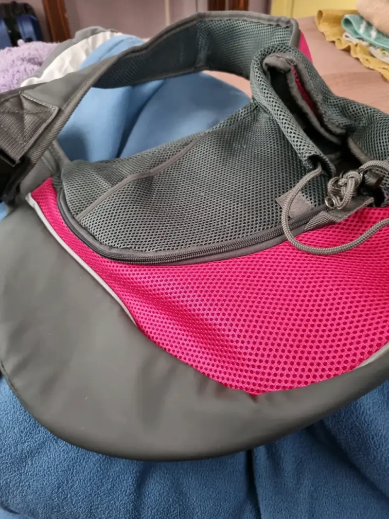 Bolso bandolera gris y rosado para mascotas - 1
