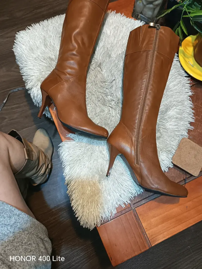 Botas de cuero marrón con tacón alto - 3
