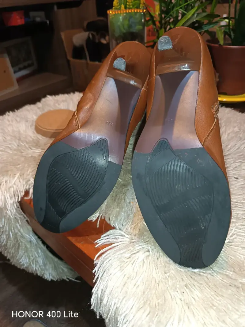 Botas de cuero marrón con tacón alto - 6
