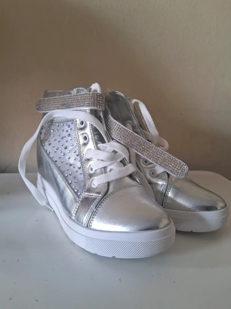 Zapatillas plateadas con brillantes para niña - 1