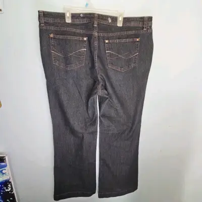 Jeans de mezclilla azul oscuro para hombre - miniatura 1