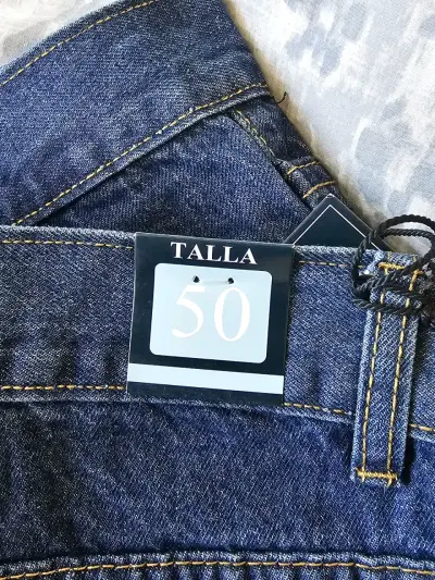 Jeans azul talla 50, en excelente estado. - miniatura 2