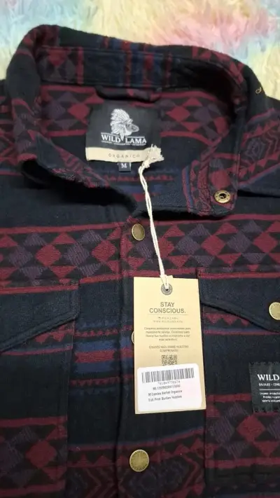 Camisa Orgánica Full Print Burdeo Hombre Wild Lama - miniatura 1