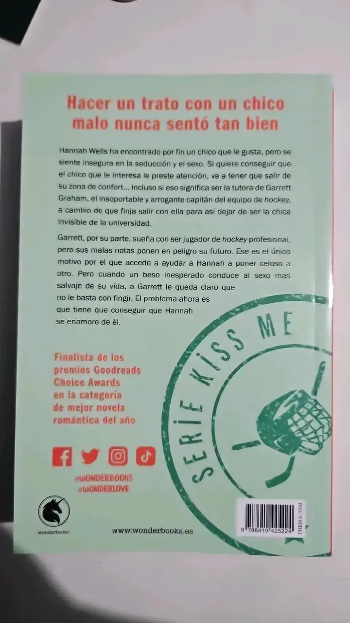 Libro 'Kiss Me: Prohibido Enamorarse' de Elle Kennedy - 2