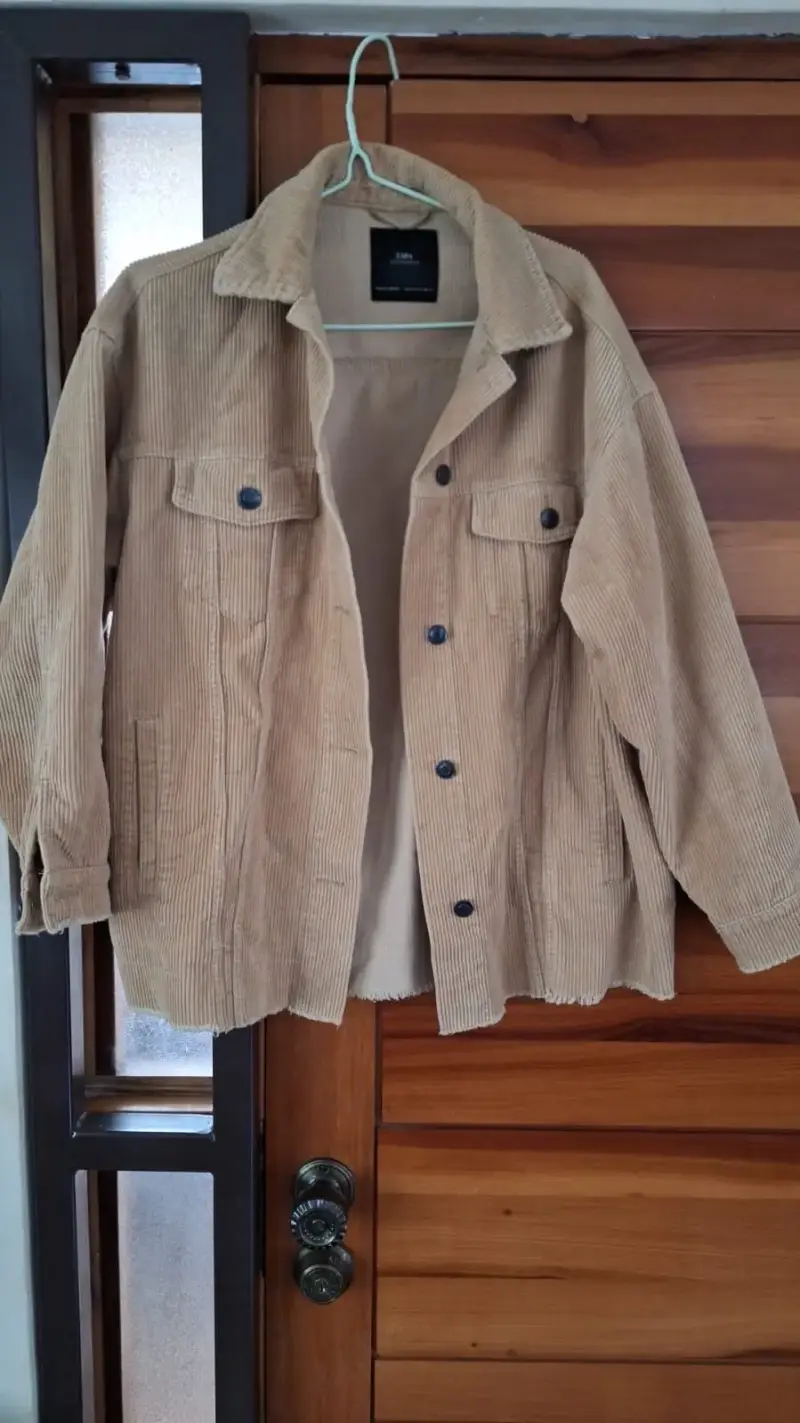 Chaqueta de cotele  beige  ZARA