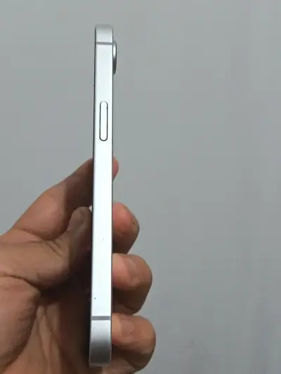iPhone 16e the 128GB batería 92% - miniatura 3