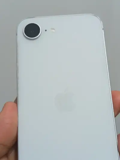 iPhone 16e the 128GB batería 92% - miniatura 6