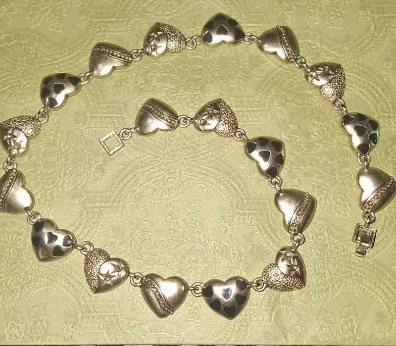 Collar de corazones dorado - 2