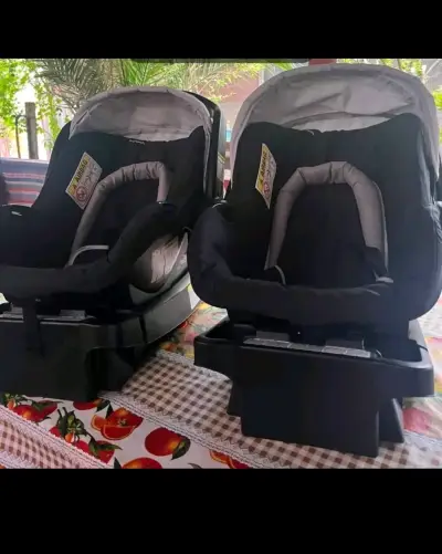 Sillas de auto para bebé Infanti negras - miniatura 1
