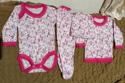 Set de ropa para bebé 4 piezas estampado - miniatura 1