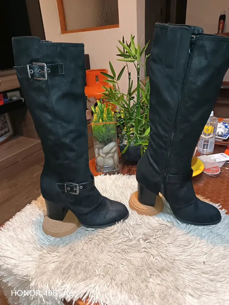 Botas negras de gamuza con tacón alto - 3
