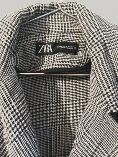 Chaqueta de lana a cuadros Zara para mujer - miniatura 2