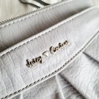 Cartera de mano gris Juicy Couture elegante - miniatura 6