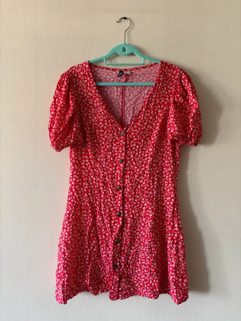 Vestido corto con estampado floral - 1