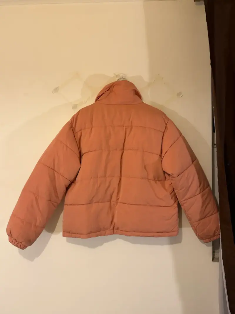 Chaqueta acolchada rosada para mujer - 2