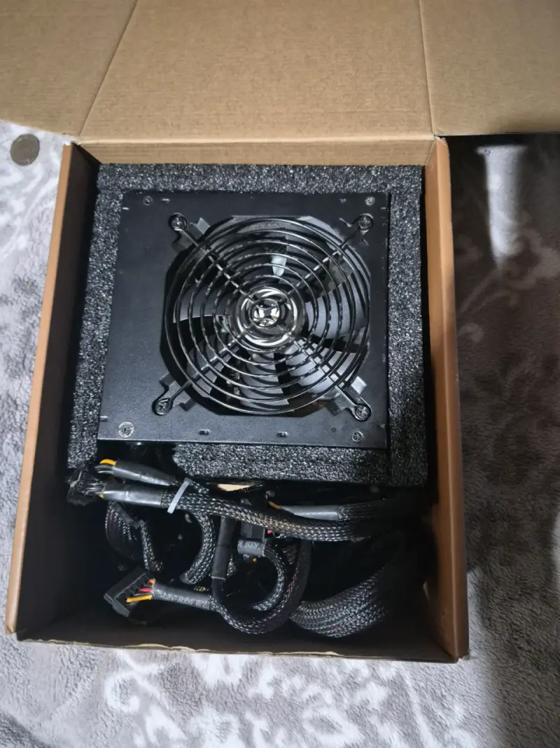 Fuente de Poder BitFenix BPA600 600W - 2