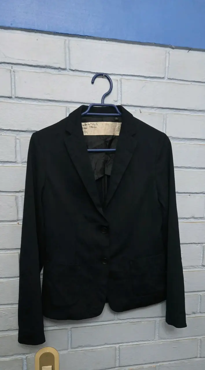 Blazer negro UniQlo para mujer talla XS