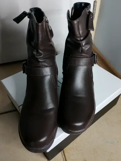 Botines de cuero café con hebilla - miniatura 2