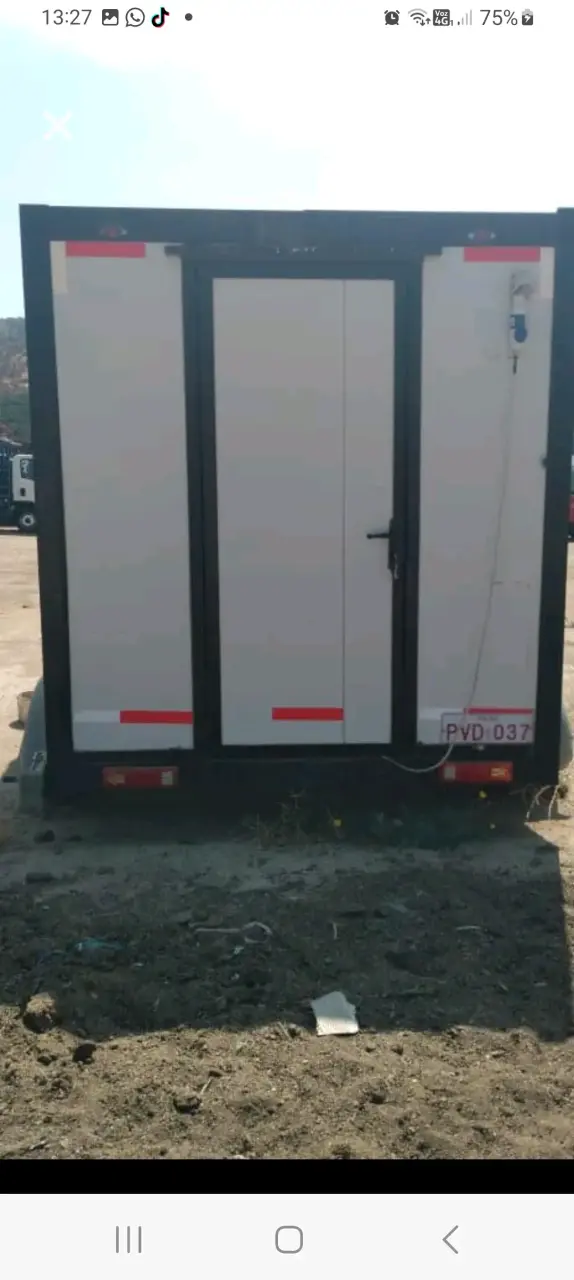 Carro de comida móvil con cocina equipada - 2