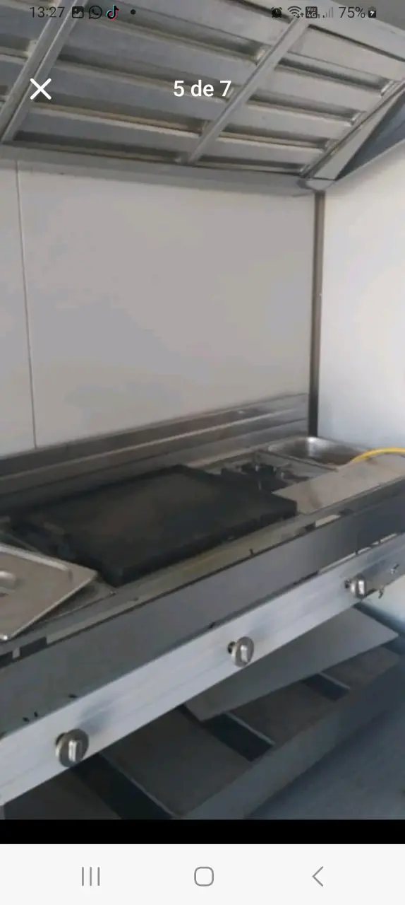 Carro de comida móvil con cocina equipada - 5