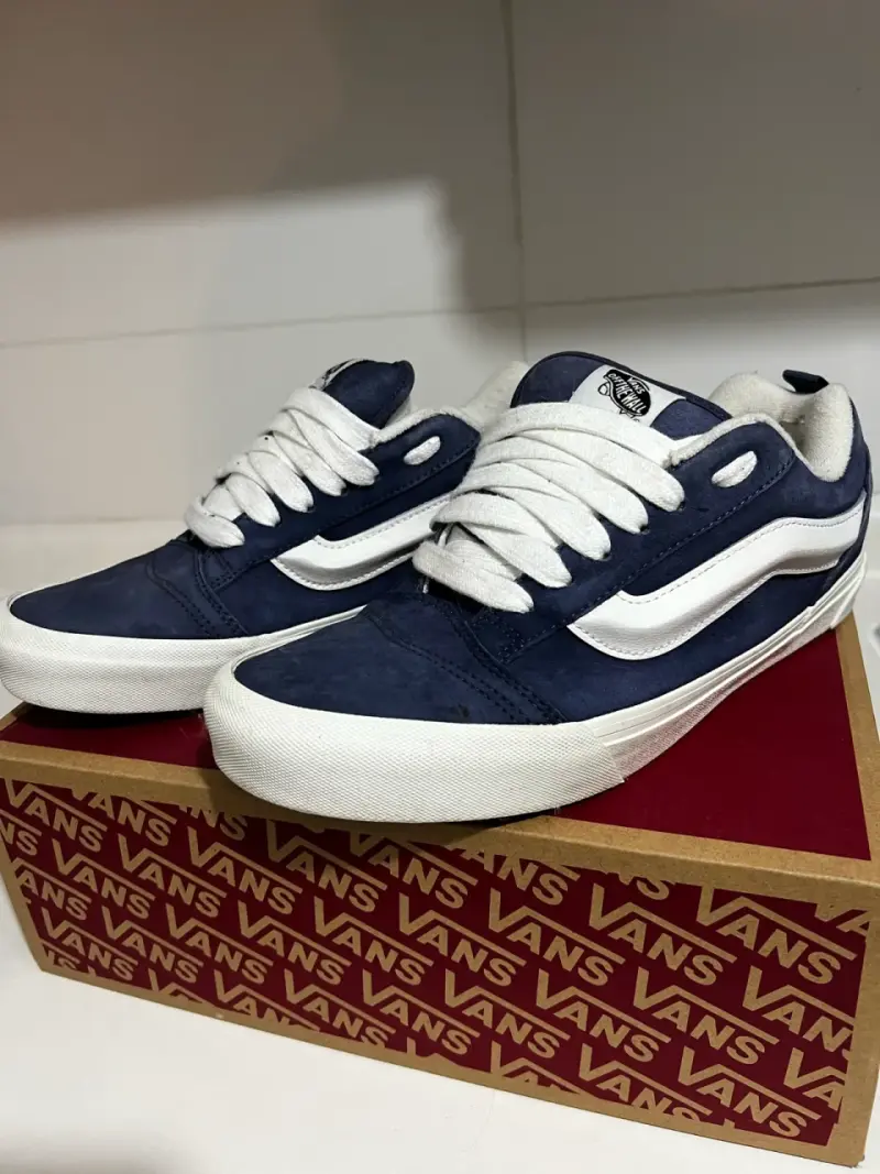 Zapatillas Vans Old Skool azul y blanco - 1