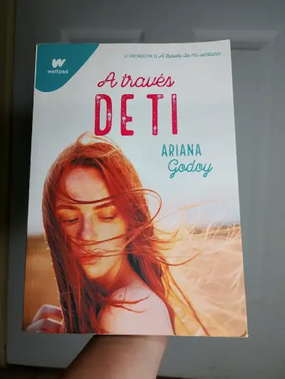 Libro 'A través de ti' de Ariana Godoy - miniatura 1