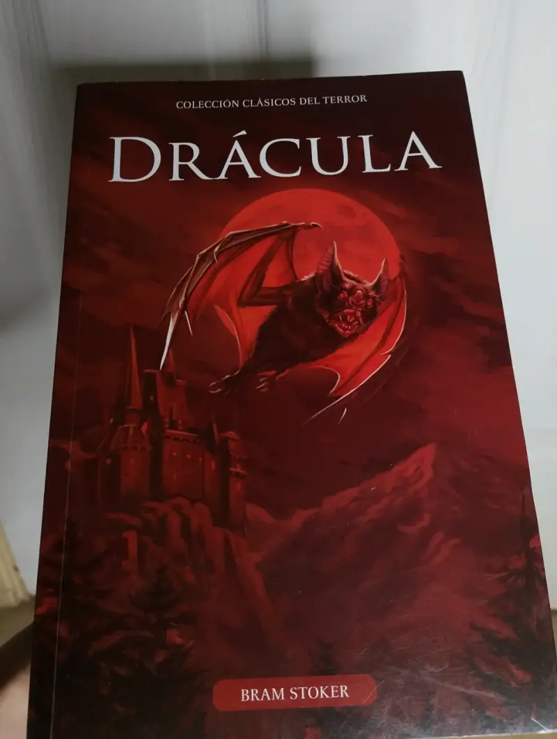 Libro Drácula de Bram Stoker. - 1